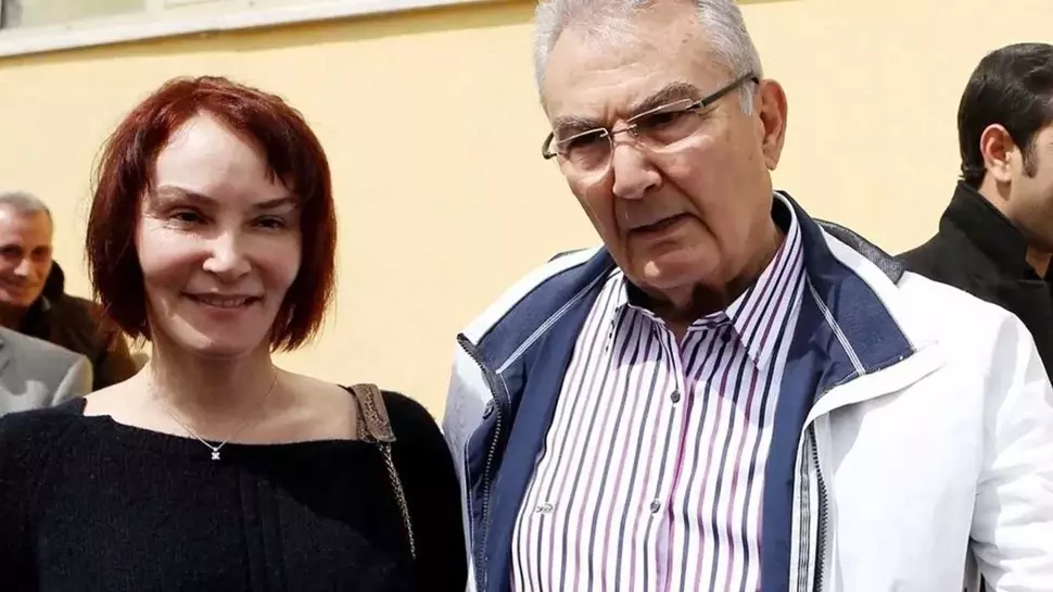 Aslı Baykal CHP’yi topa tuttu