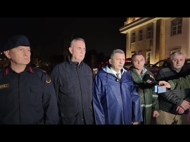 YAĞIŞ SONRASI VALİ HULUSİ ŞAHİN MANAVGAT’TA
