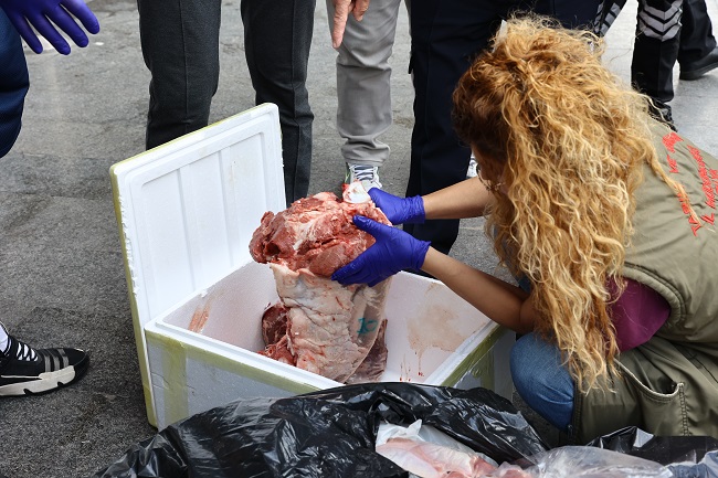 Usulsüz şekilde taşınan 300 kilogram ete el konuldu
