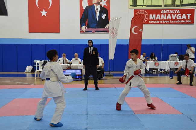 Hiçbir Başarı, Kalbi Kırılan Bir Çocuktan Daha Değerli Değildir..!