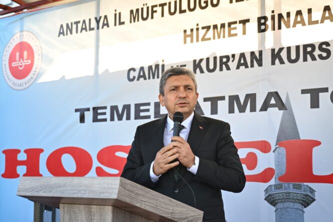 Vali Şahin, “Camiler Bir Medeniyetin ve Bir İnancın Temsilidir”